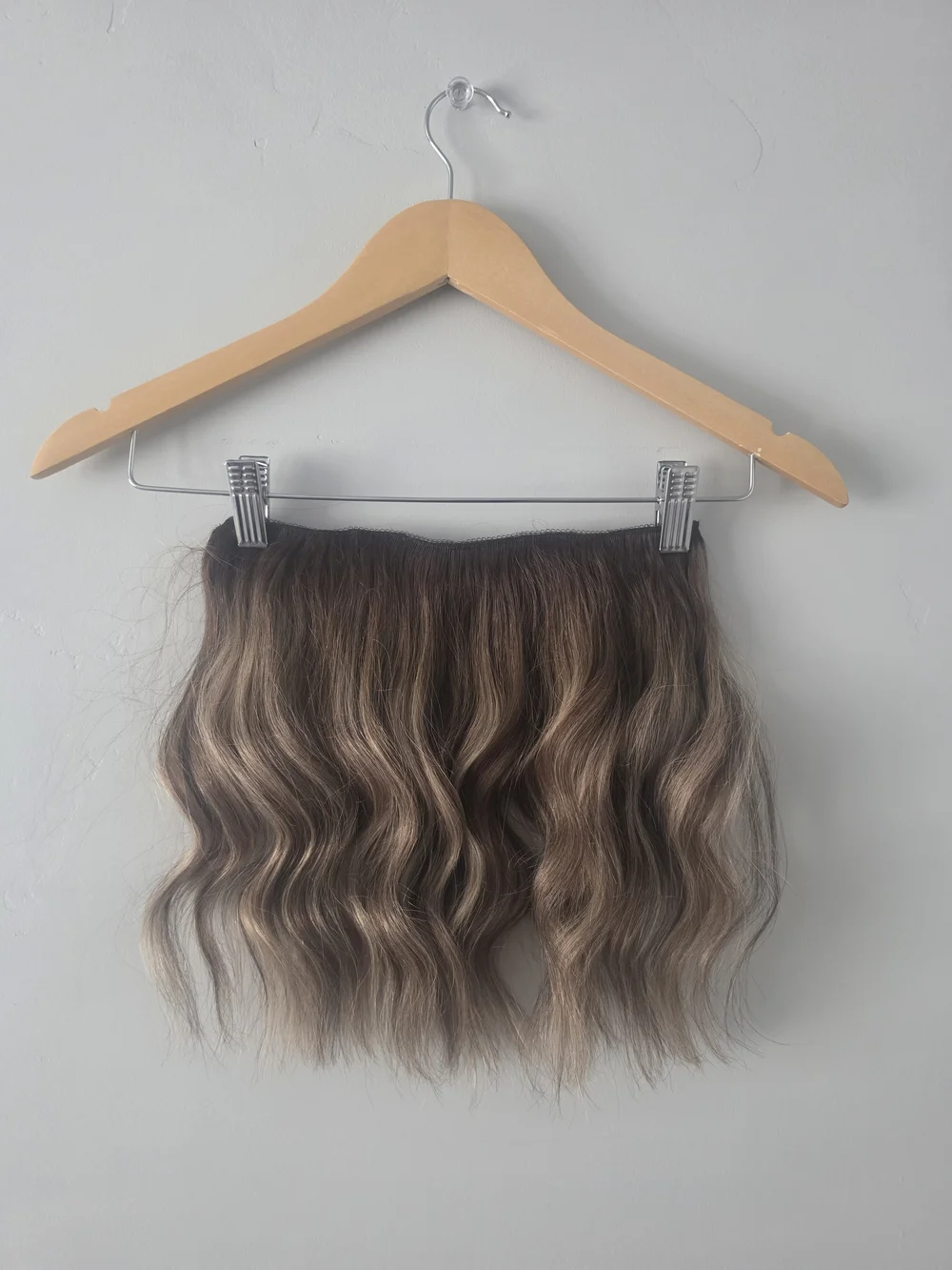 Balayage Chocolate Brown to Honey Blonde Wire Hair Extension